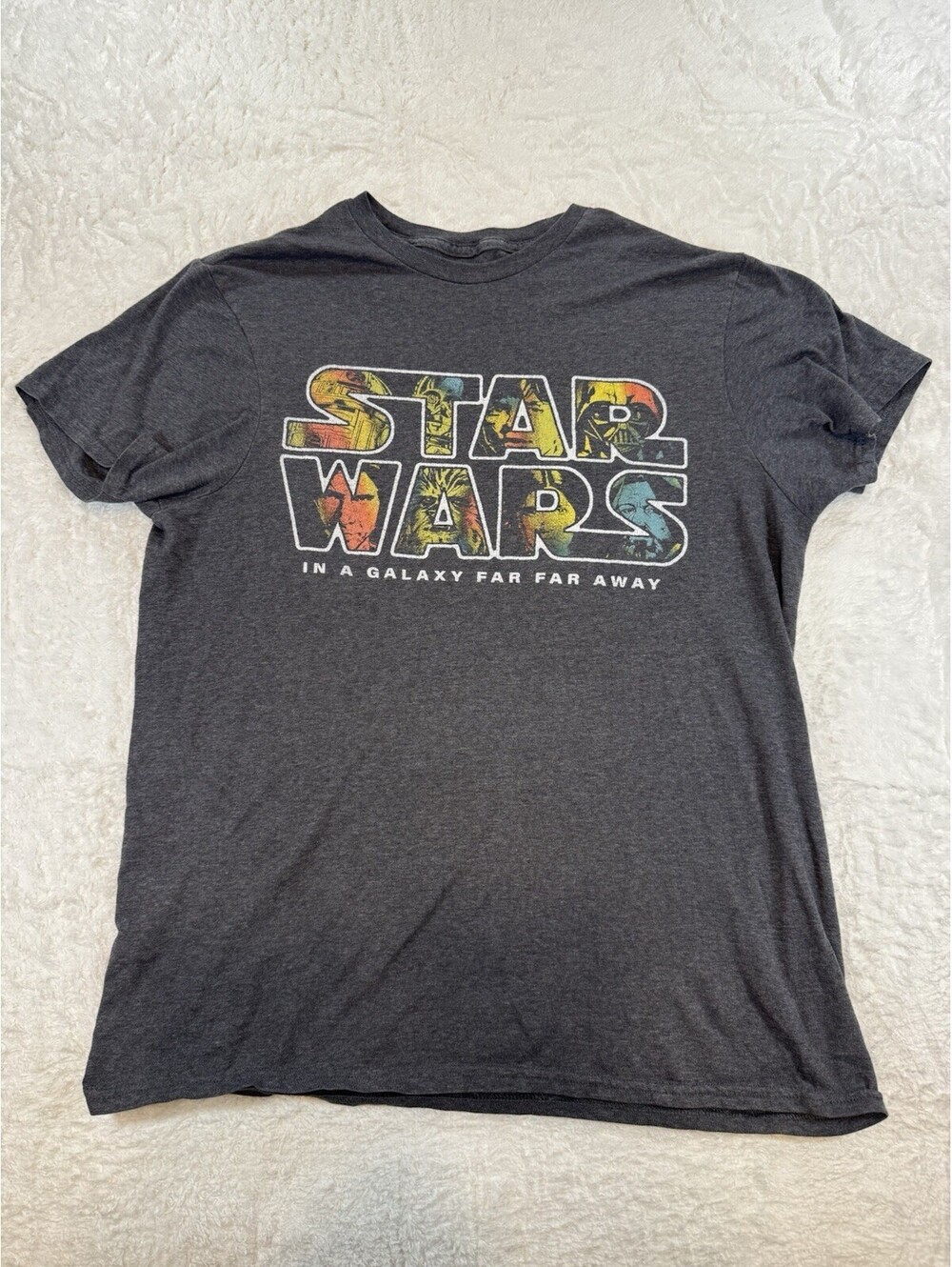 Star Wars Gray Graphic Print Tee In A Galaxy Far Far Away T-Shirt Size M - A2045